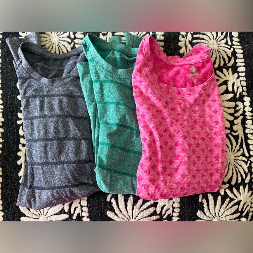 Lot of 3 Women’s Long Sleeve Running Tops 2 Oiselle & 1 Rabbit Run all size M